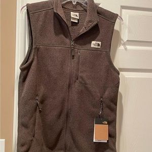- Mens North Face vest